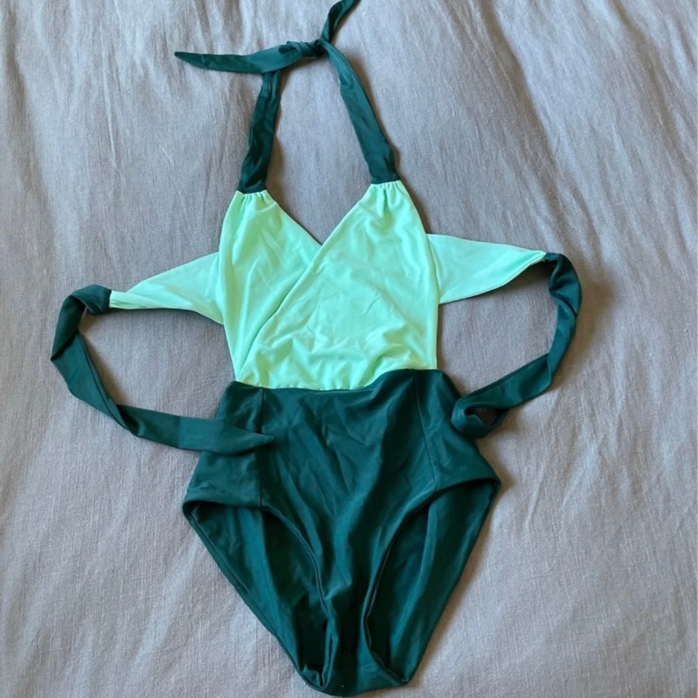 Raising Wild Vanesa Suit